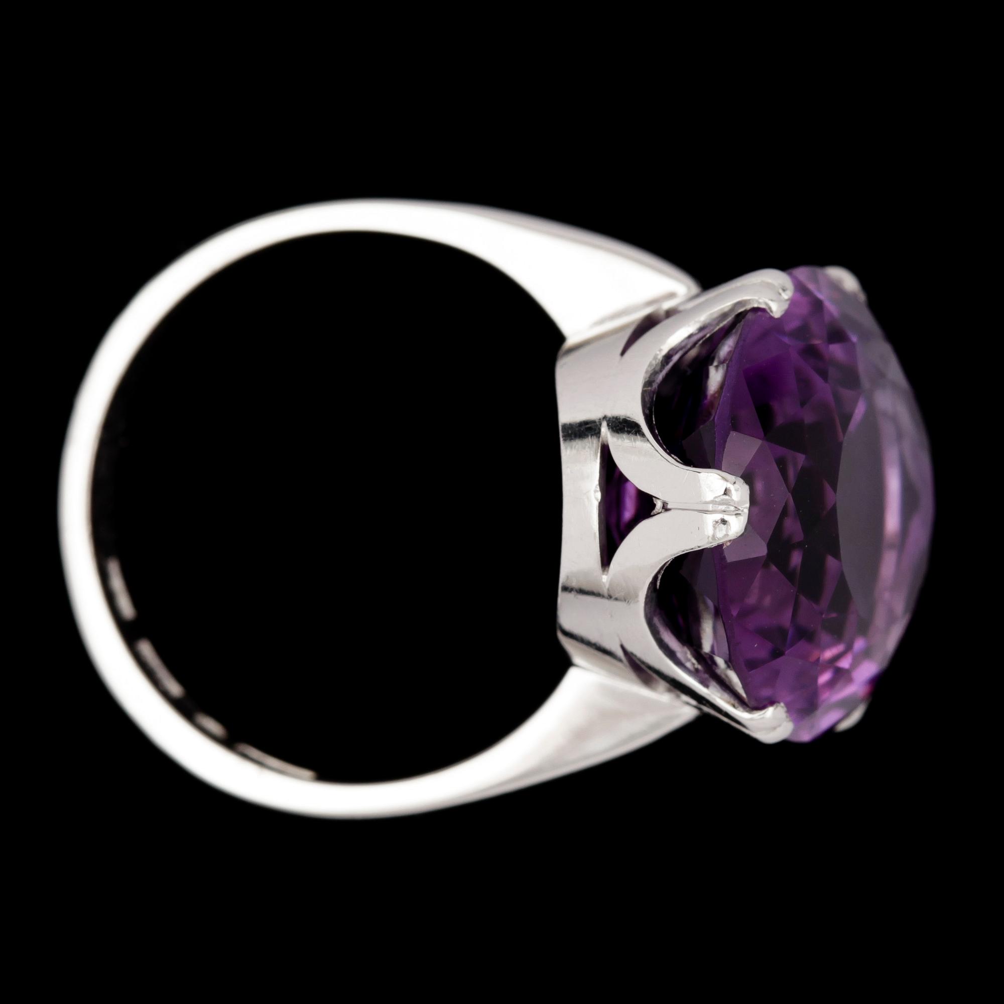 An amethyst ring, 1991.