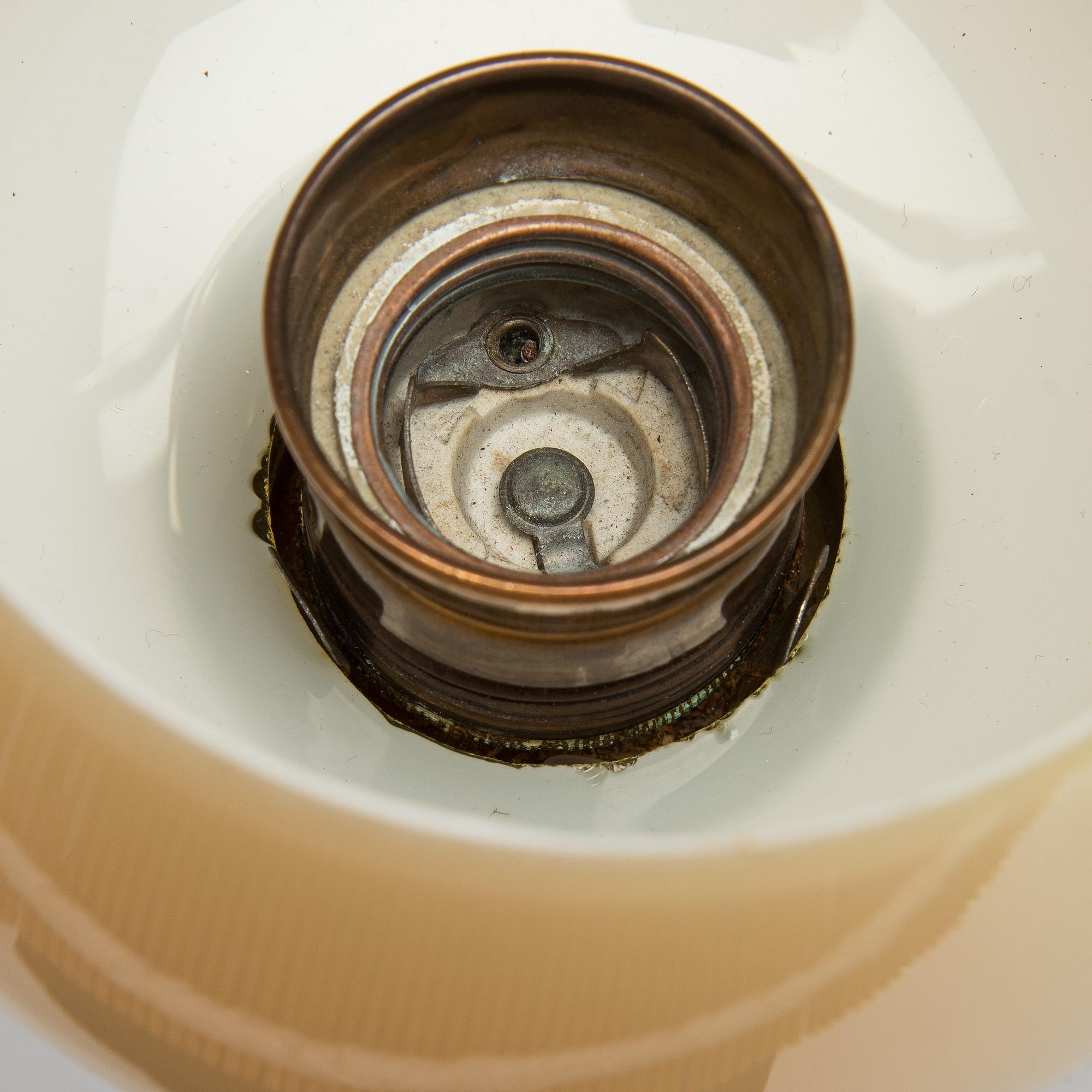 Paavo Tynell, kattovalaisin, malli 1359/4 Taito 1900-luvun puoliväli.