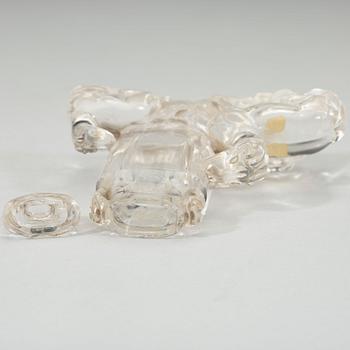 A rock crystal figural group with a vase and cover, presumably late Qing dynasty (1644-1912).