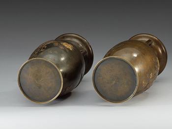 A pair of Japanese bronze vases, Meiji (1868-1912).