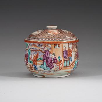 A famille rose chaimber pot with cover, Qing dynasty, Qianlong (1736-95).