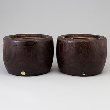 HIBICHI KRUKOR, ett par, trä med kopparinsats. Japan, Meiji (1868-1912).