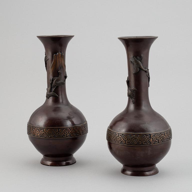 Four Japanes bronze vases, early 20th century.