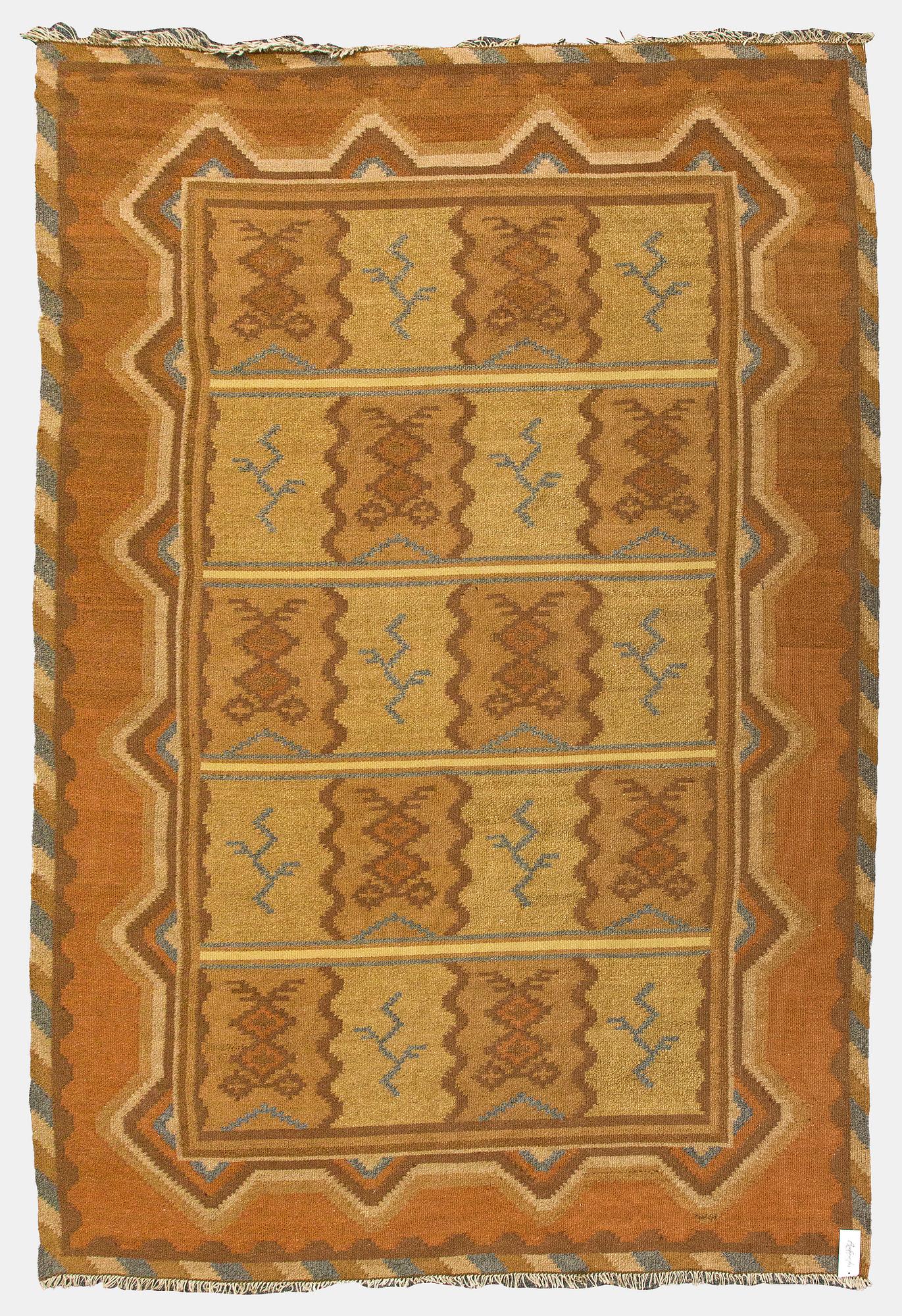 Aino Keinänen-Baeckmann, A 1920s Finnish flat weave carpet. Circa 300 x 203 cm.