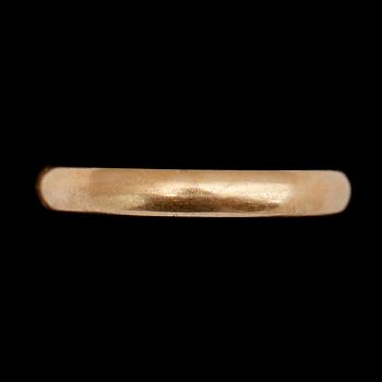 RINGAR, 3 st, 18k guld, svenska stämplar. Vikt ca 11 g.