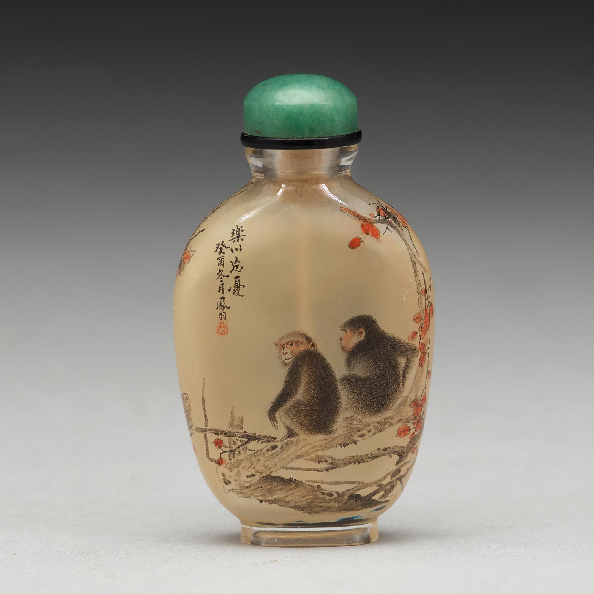 SNUSFLASKA, insidesmålat glas. Kina, 1900-tal.
