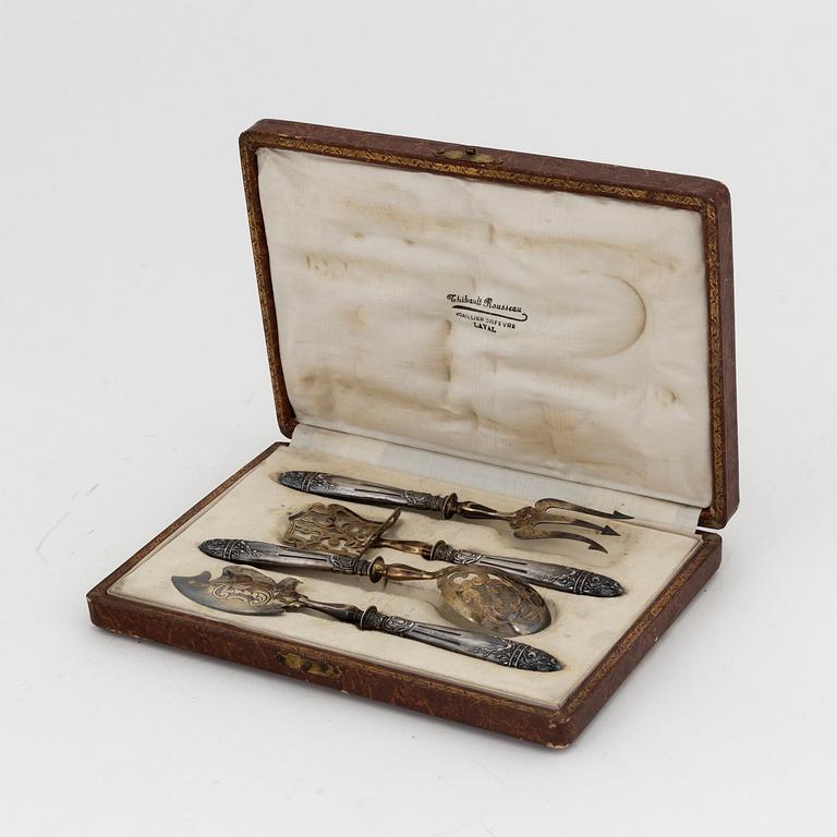 A set of French parcel-gilt silver dessert cutlery, Paris, second half of the 19th century (4 pieces).