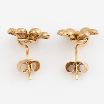 Ole Lynggaard a pair of earrings in 18k gold set with round brilliant-cut diamonds.