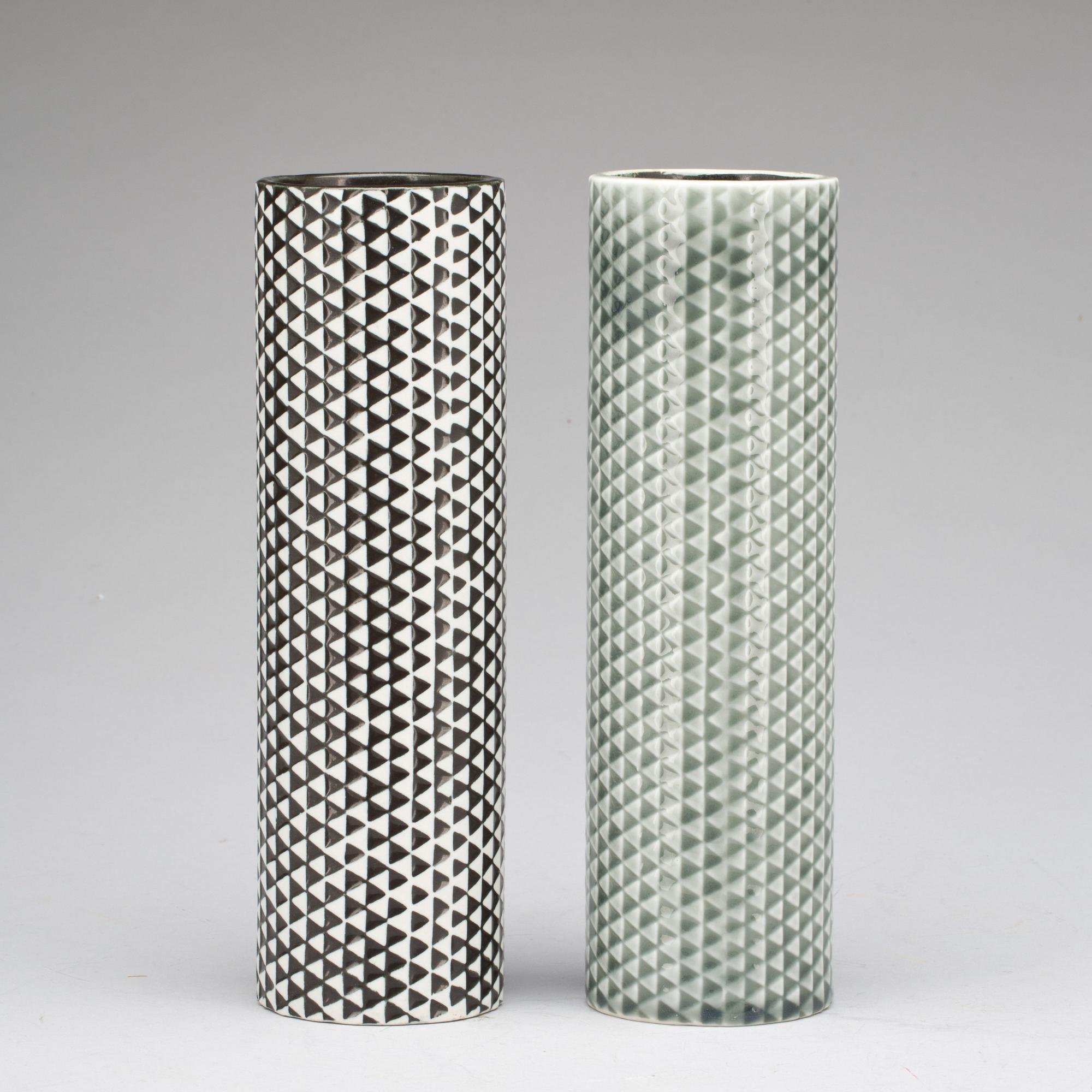 VAS, stengods, 2 st "Domino" Stig Lindberg, Gustavsberg.