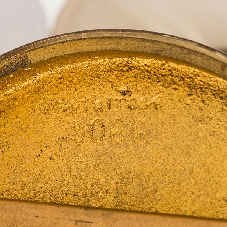 PAAVO TYNELL, PÖYTÄVALAISIN, malli 5066, Taito Oy, 1900-luvun puoliväli.