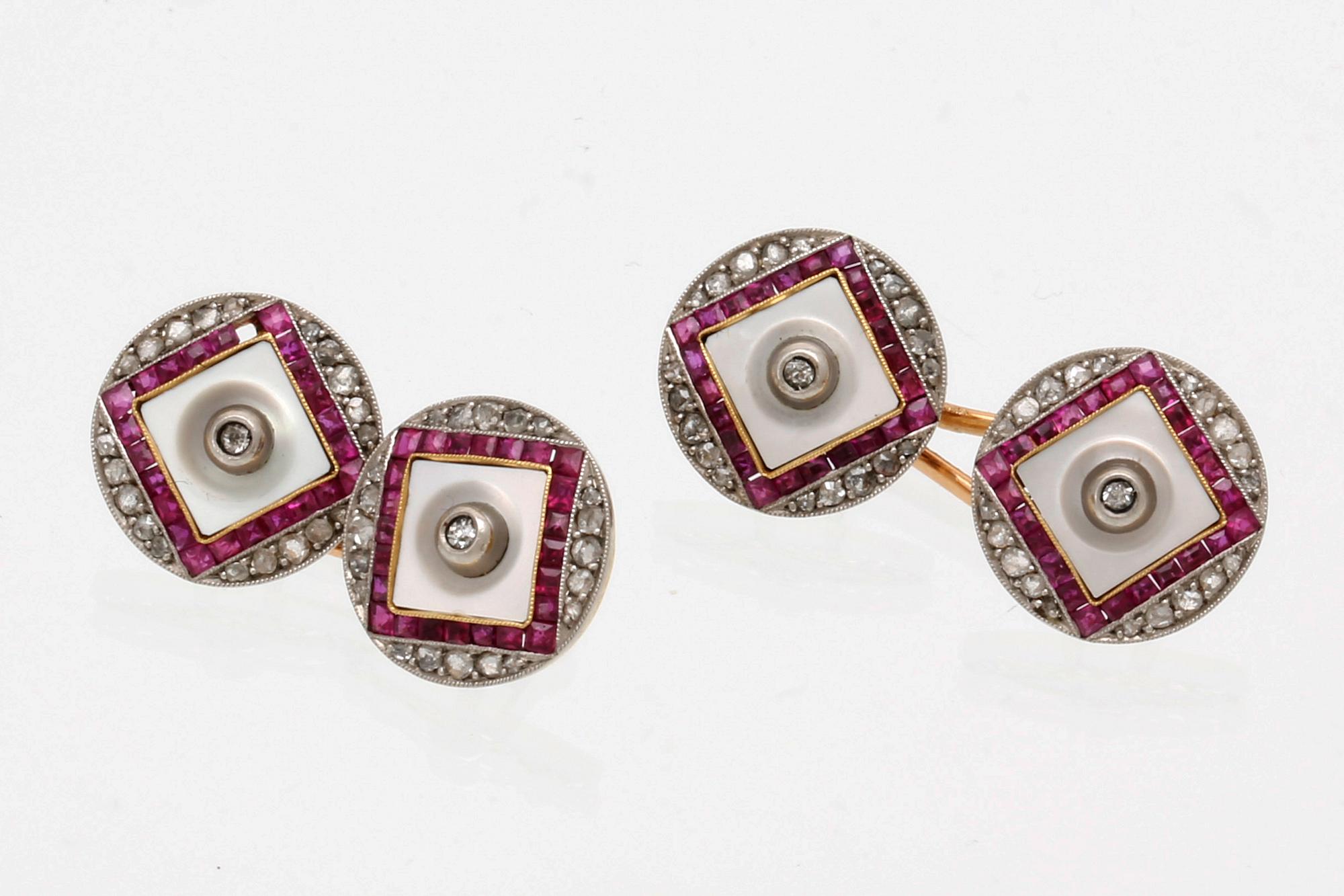 Cufflinks 18K gold, rubies, mother of pearl and rose-cut diamonds, French hallmarks, width approx 1 cm.