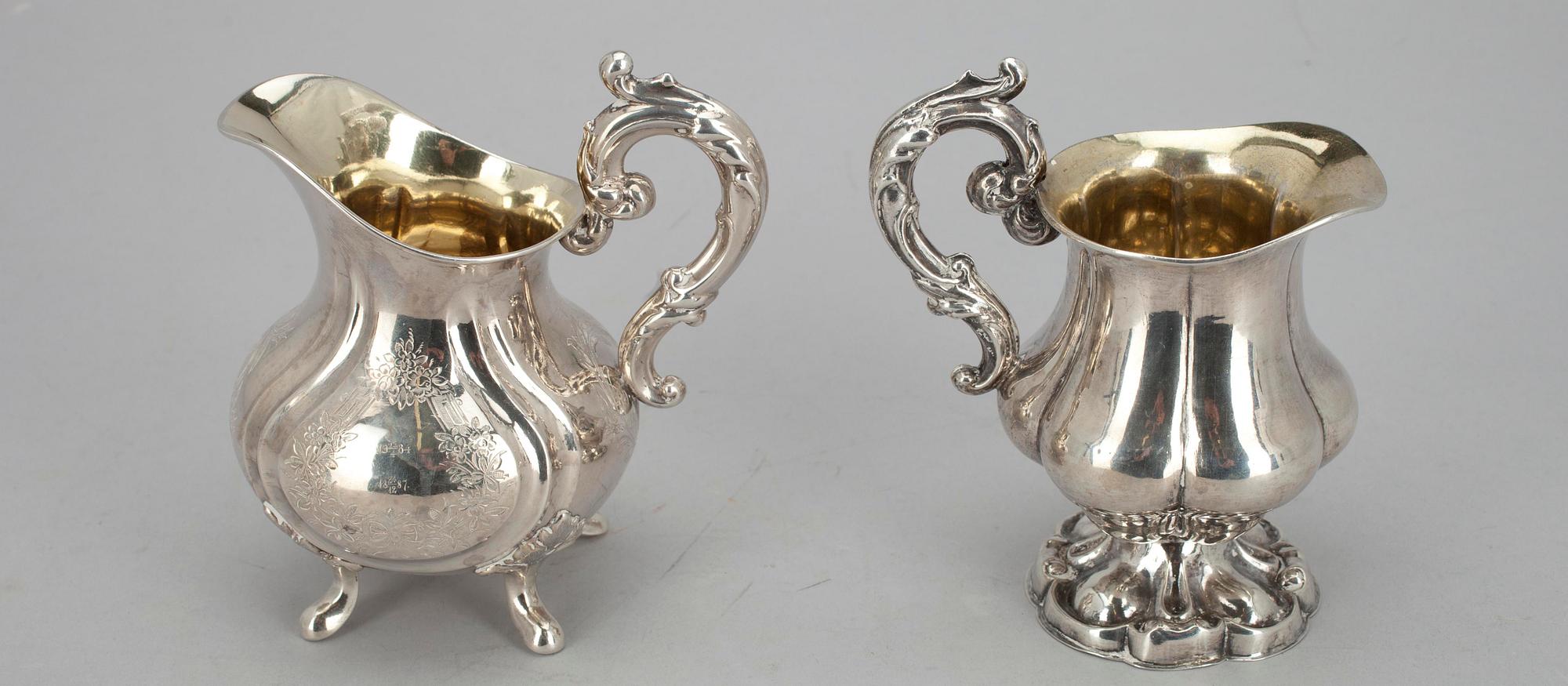 GRÄDDSNÄCKOR, 2 st, silver, Carl Wictor Talen, Helsingfors 1858 samt Wilhelm Pettersson, Åbo 1887. Tot. vikt ca 268 g.