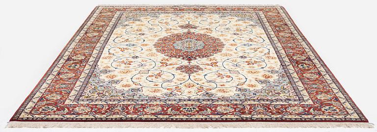 An Isfahan carpet, Central Persia, signed Akbaroff, c. 315 x 205 cm.