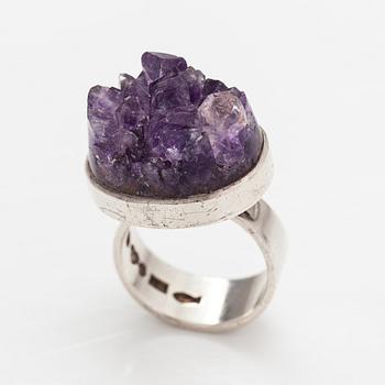 A silver and amethyst ring. Mattson Konsthantverk Zilas, Mörrum 1971.