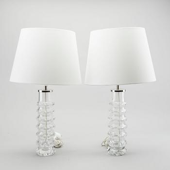 CARL FAGERLUND, A PAIR OF GLASS TABLE LAMPS  FOR ORREFORS, MODELL RD 2074.