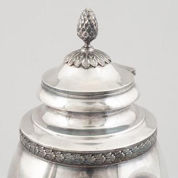 Carl Fredrik Carlman Company, a Gustavian style silver coffee pot and creamer, Stockholm, Sweden, 1915.