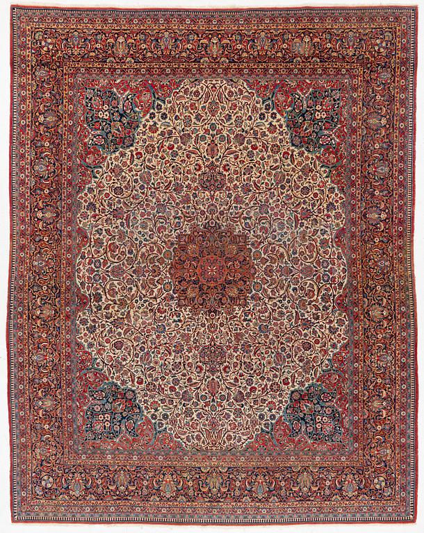 An antique Kashan Dabir carpet, c. 404 x 312 cm.