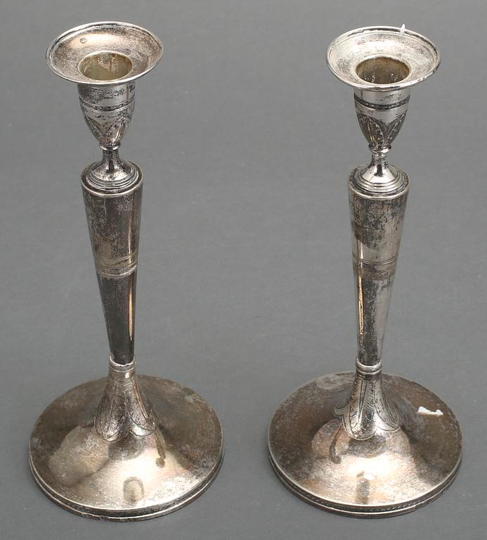 LJUSSTAKAR, ett par, silver, Pressburg, Ungern, 1817. Vikt ca 558g.