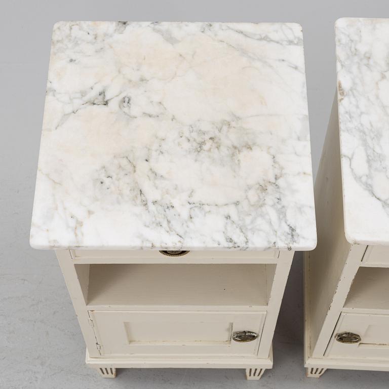 Sängbord, ett par, gustaviansk stil, tidigt 1900-tal.