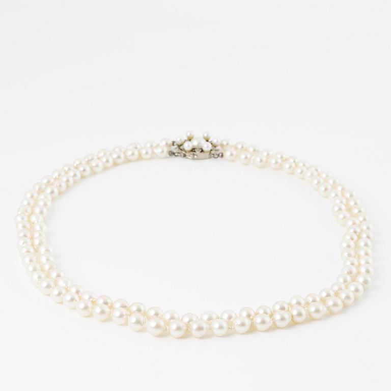 Necklace, cultured pearls, clasp 18K gold with cultured pearls and diamonds, JSG, Jönköping 1979.