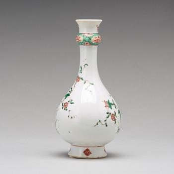 VAS, porslin. Qing dynastin, Kangxi (1662-1722).