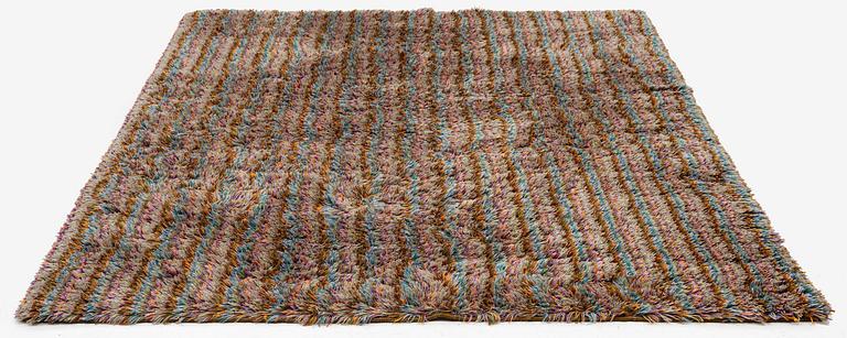 Agda Österberg, a criterionrya (AVA-rya) pile carpet, c. 231.5 x 171 cm.