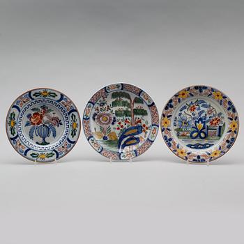 TALLRIKAR, 3 st, fajans, Frankrike/Nederländerna, 1900-tal.