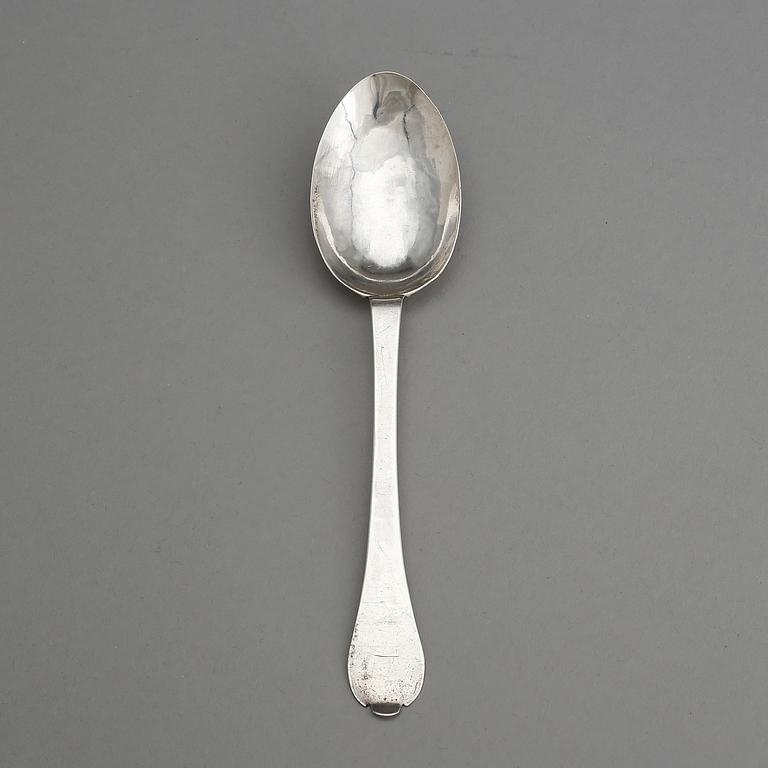 RÅTTSVANSSKED, silver, J Ladyman, London, 1699. Tot vikt 34 gram.