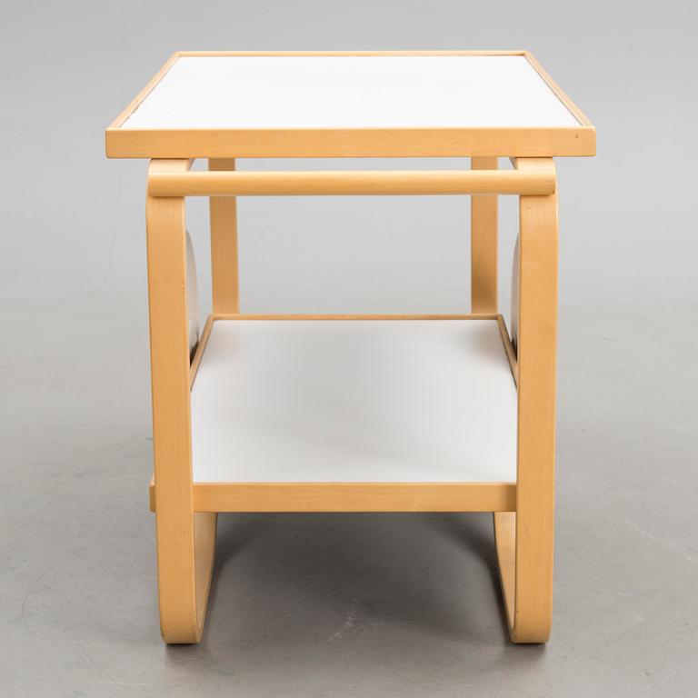 A late 20th century tea trolley 901, for Artek.