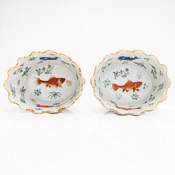 Two porcelain bowls/washing bowls, circa 1900.