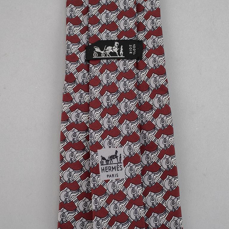 Hermès, 3 silk ties.