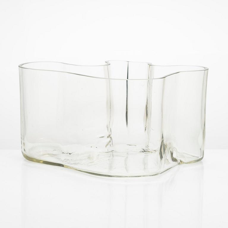 Alvar Aalto, a 1950s/60s '3031' vase signed Alvar Aalto.