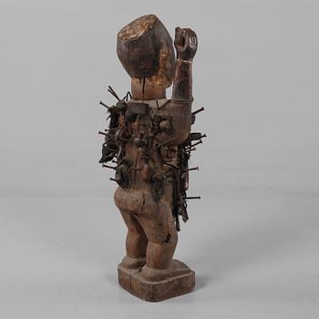 FIGUR, spikfetisch, Afrika, 1900-tal.