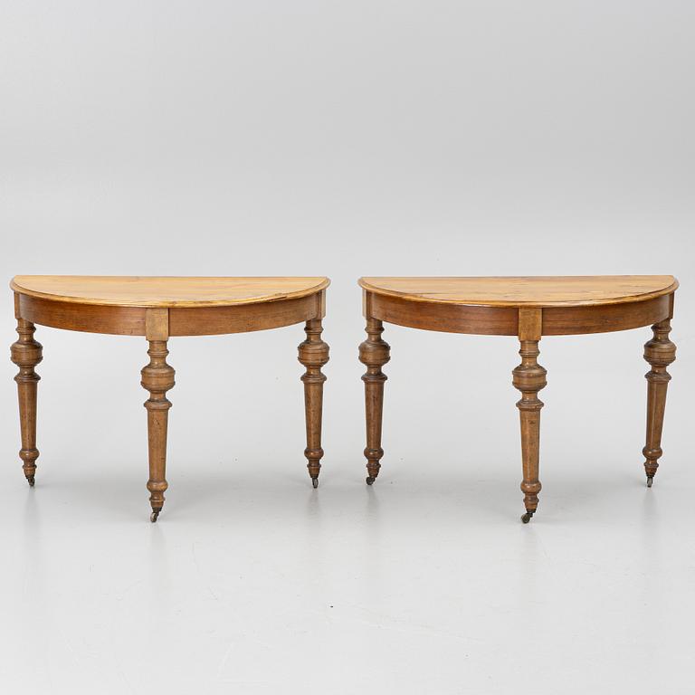Dining table, late 19th century.