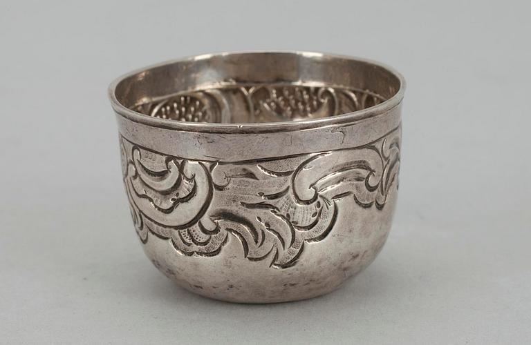 TUMLARI, hopeaa, Moskova 1765. Paino noin 22 g.