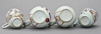 KANNOR, 2 st, samt KOPPAR, 2 st, porslin, Kina, 1700/1800-tal.