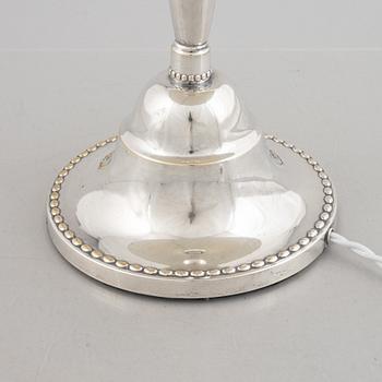 C.G. Hallberg, a Swedish Grace table lamp model "2002", Stockholm, 1920s-30s.