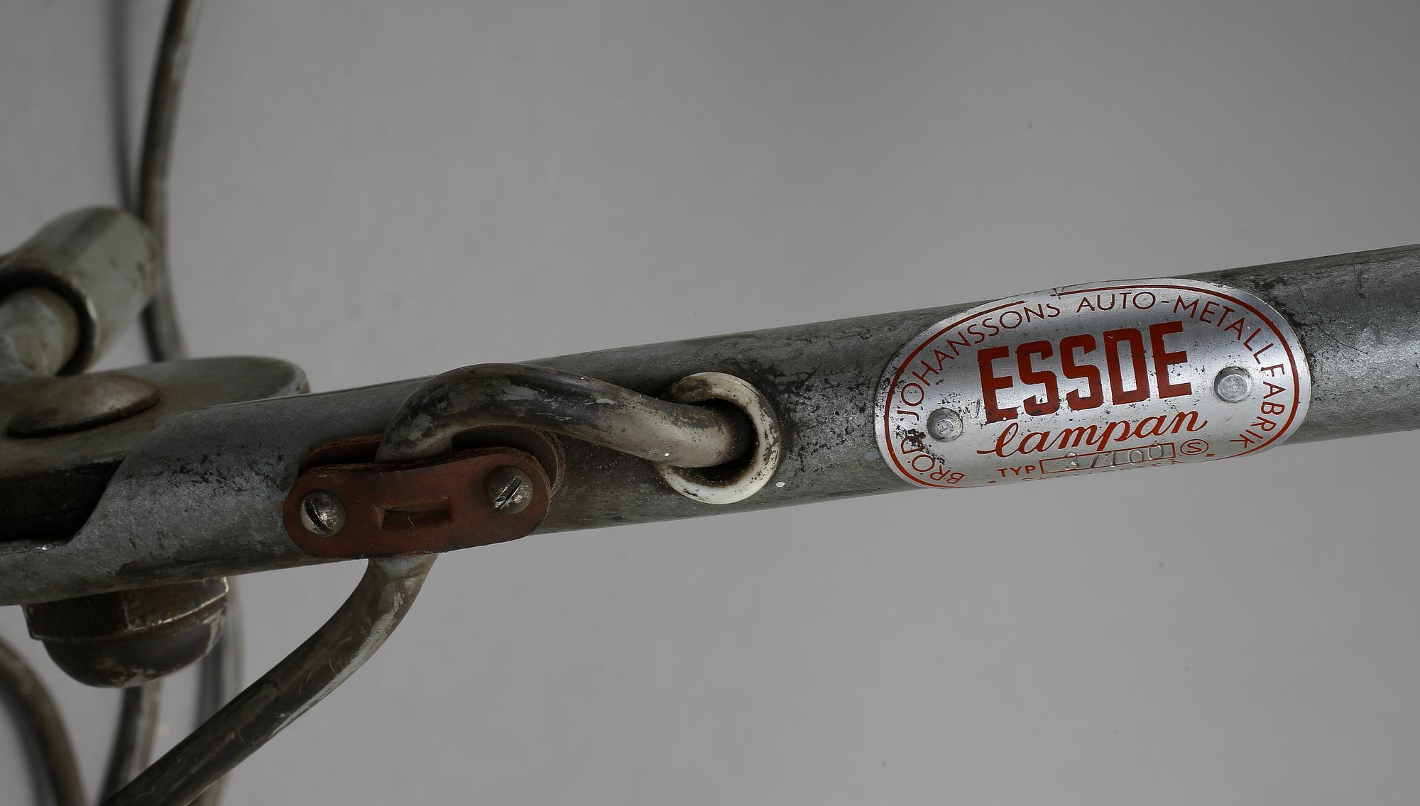 INDUSTRILAMPOR. 2 st, bla Essde-lampa, Bröderna Johansson, Auto metall, Skellefteå, 1930/40-tal.