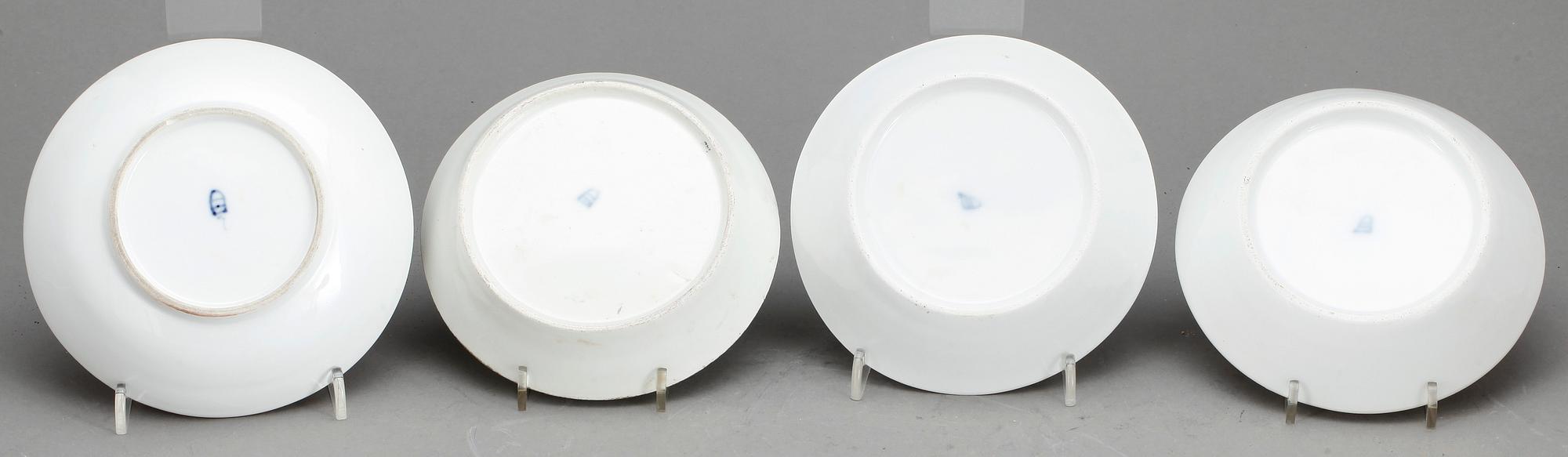 KOPPAR på FAT, 4 st, porslin, Wien, 1800-tal.