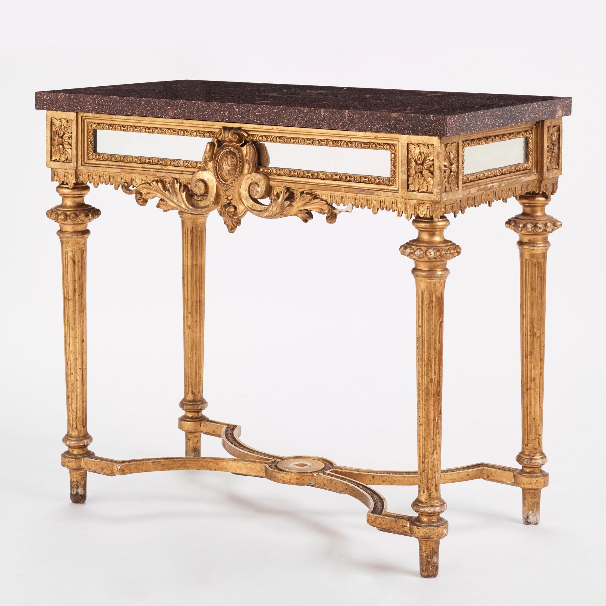 A porhyry stone top from Älvdalens porfyrverk, early 19th century.