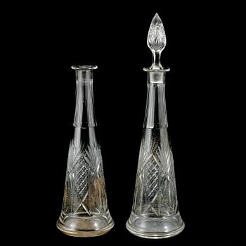KARAFFER, 2 st, glas, 1900-talets första hälft.