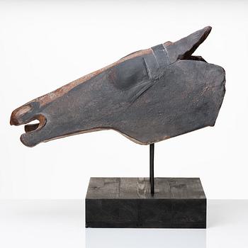 Henrik Allert, A horse head.