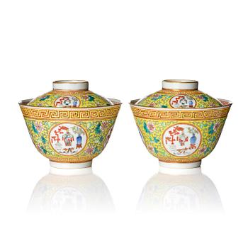 1131. A pair of yellow ground 'medallion' bowls with covers, Qing dynasty with Daoguang mark.