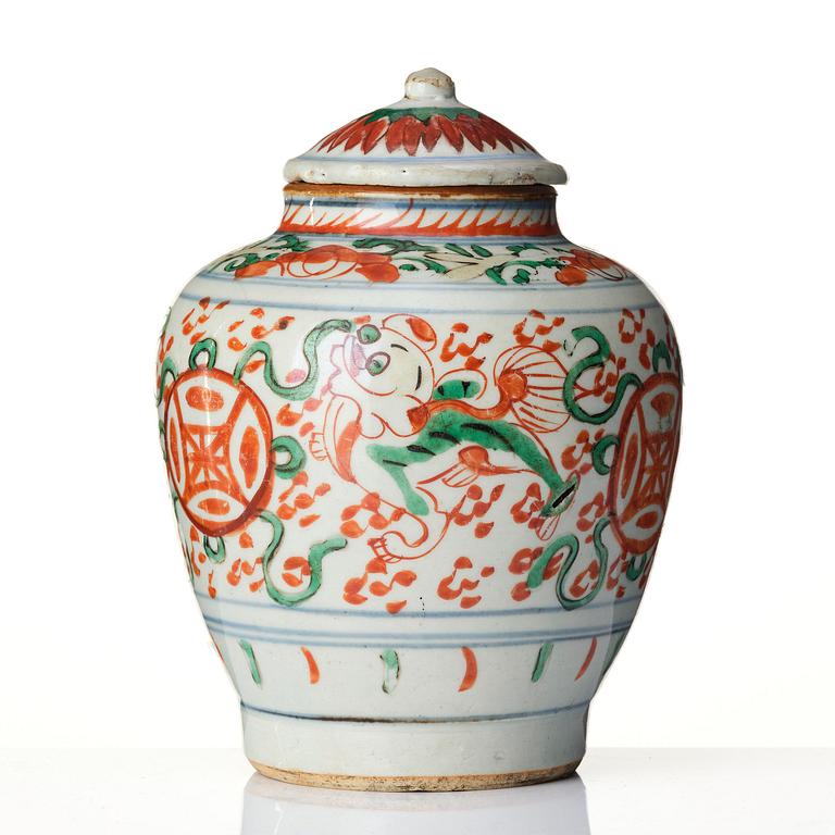 A wucai decorated jar with cover, Transition, 17th century.