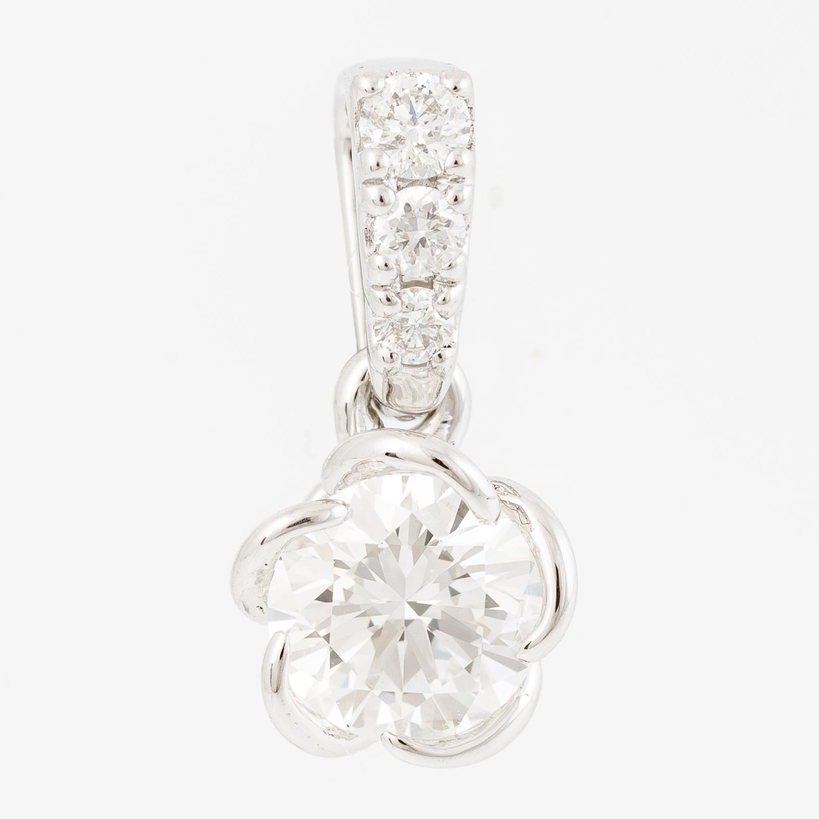 Pendant in 18K white gold with a brilliant-cut diamond accompanied by a GIA dossier.