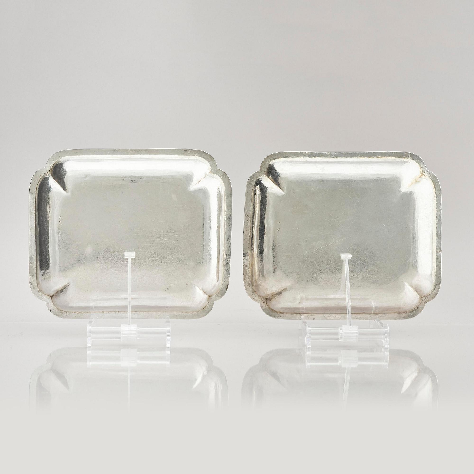 A pair of Swedish 18th century silver dishes, marks of Olof Hellbom, Stockholm 1798.