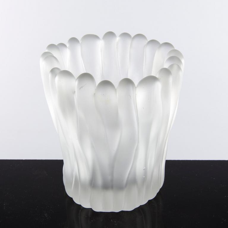 A Tapio Wirkkala glas vase, "Jäkälä/Renlav", signed and numbered 3515.