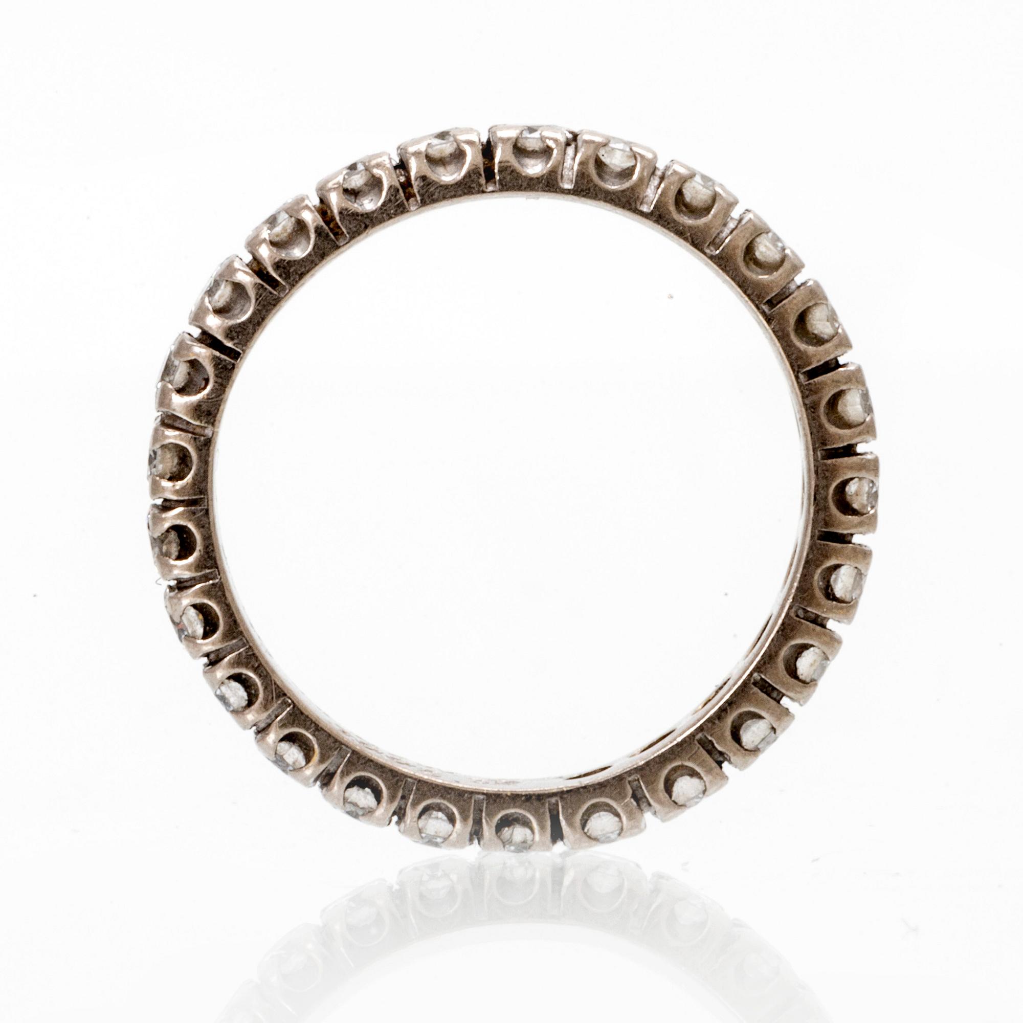 Helaliansring ca 1ct 18K vitguld, storlek 15,75/49,5.