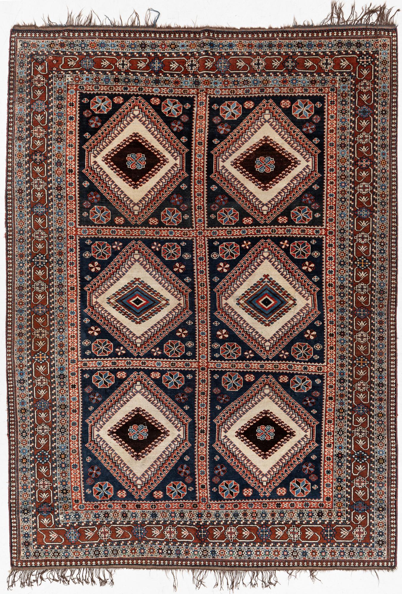 A carpet, Qashkai 'Shekarlou', approx. 310 x 227 cm.