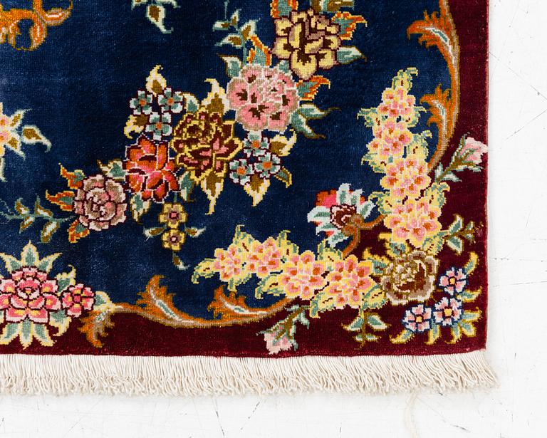 Carpet, silk, approx. 59 x 50 cm.
